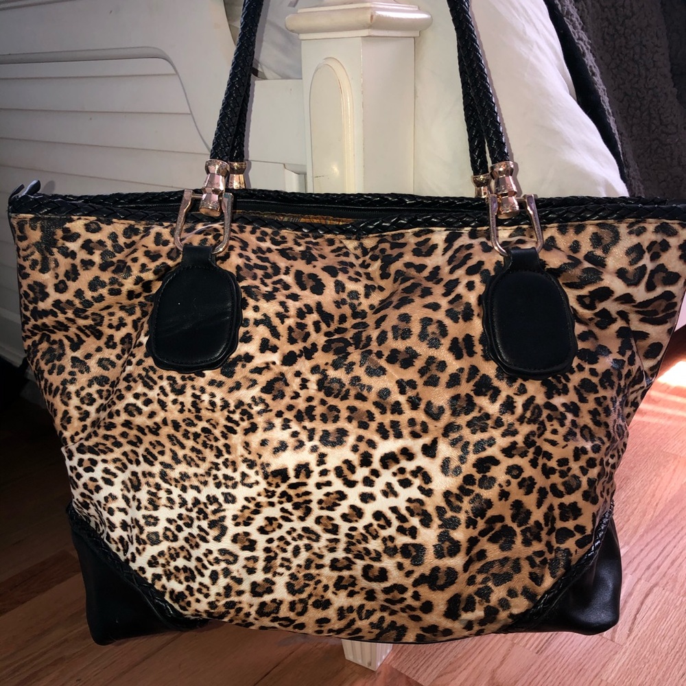 Cheetah print tote bag